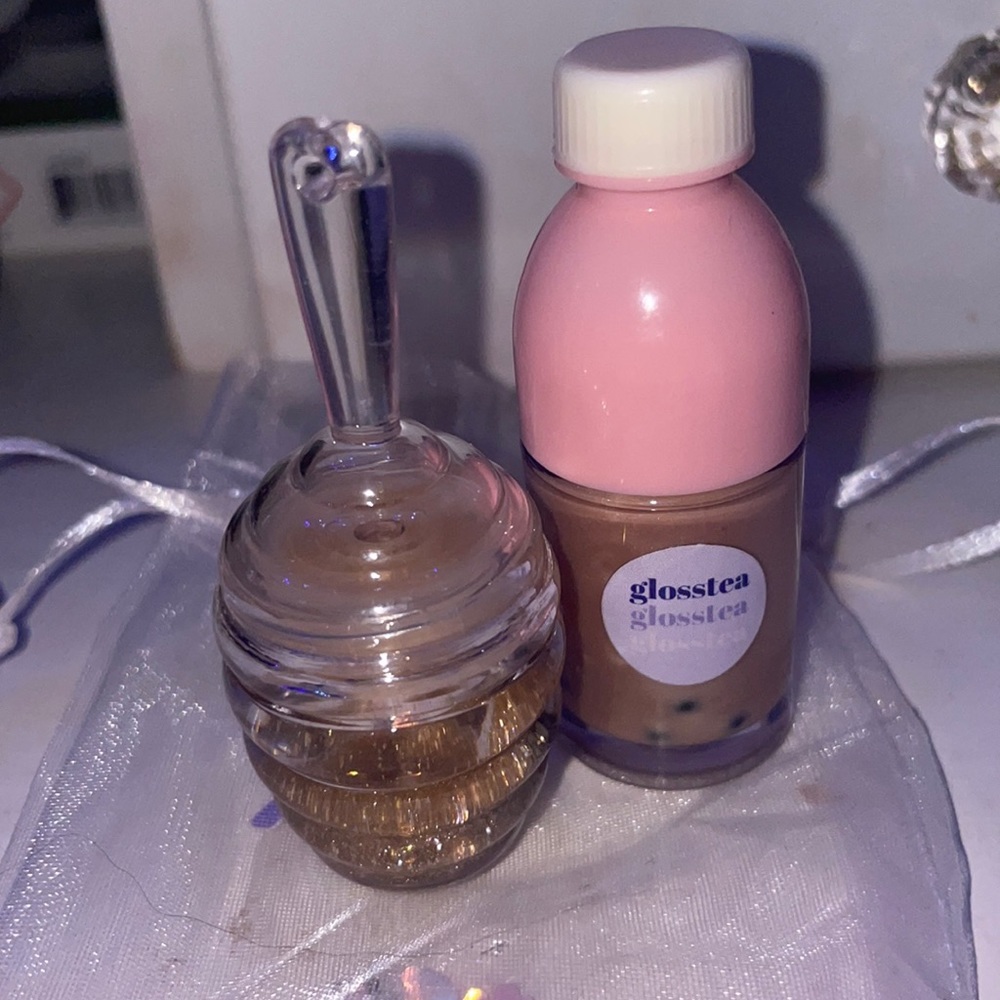 Cute lip glosses from GlossTea** bundles!